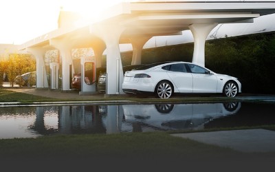 UPDATE: Tesla S για ρεκόρ Guinness