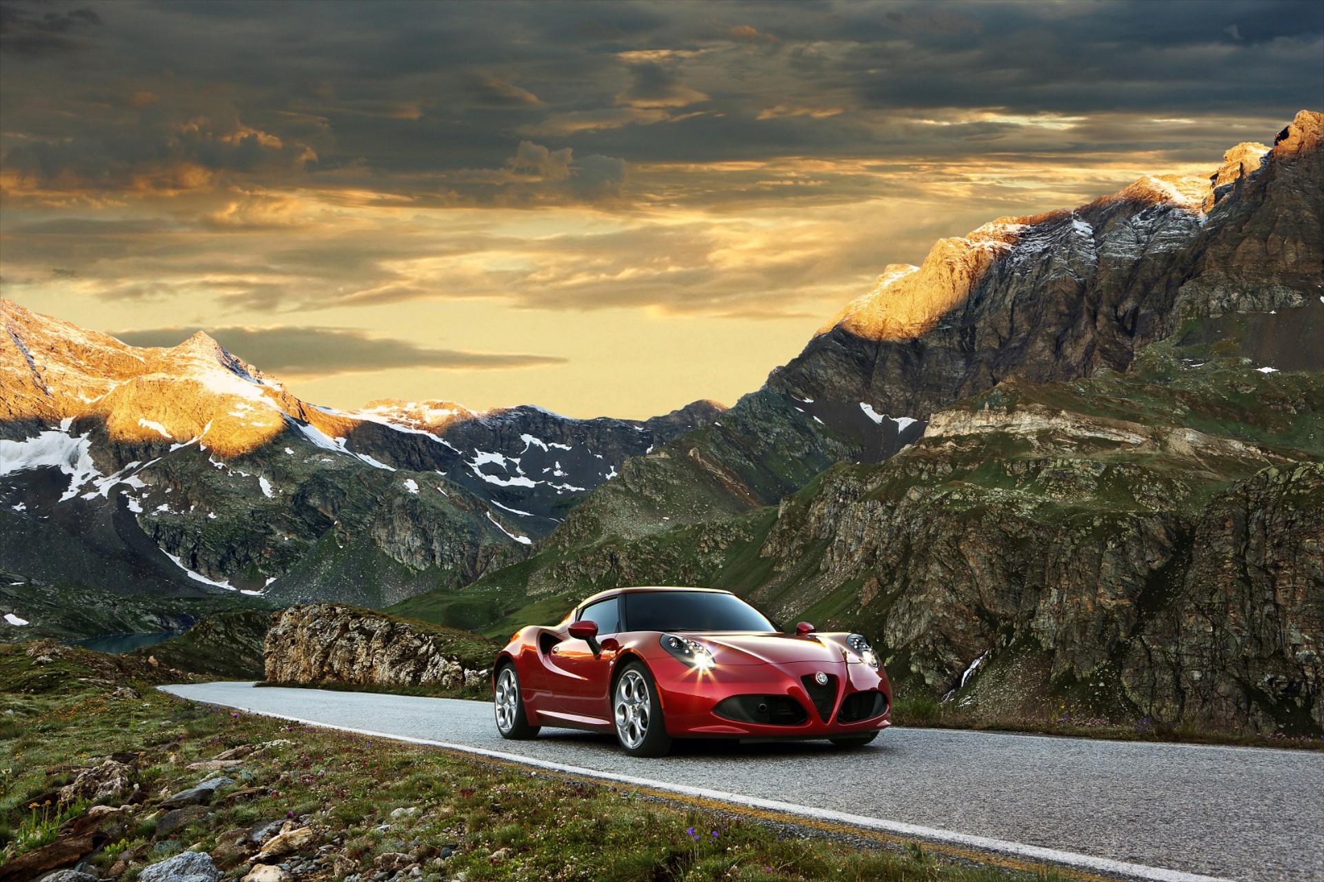 Alfa Romeo 4C: Best New Sports Car 2014