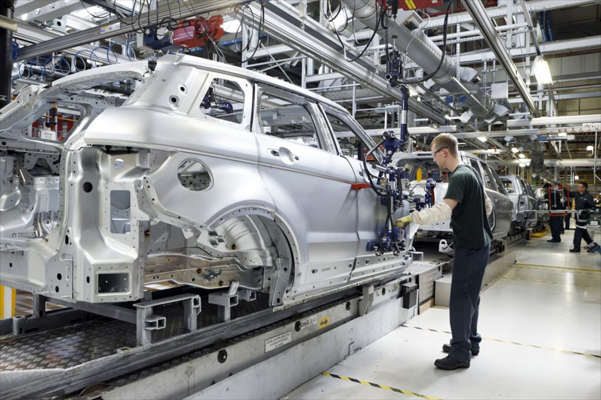 Με ελληνικό αλουμίνιο κατασκευάζονται τα Land Rover
