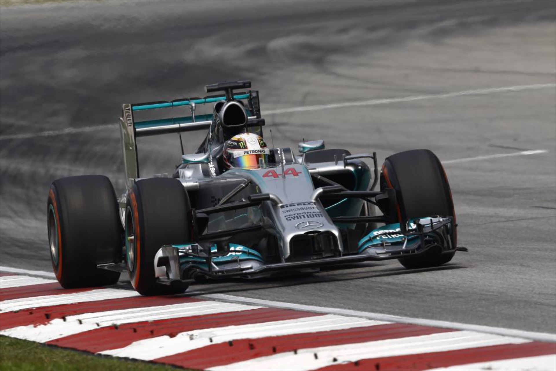 GP Μαλαισίας: Pole position για τον Hamilton
