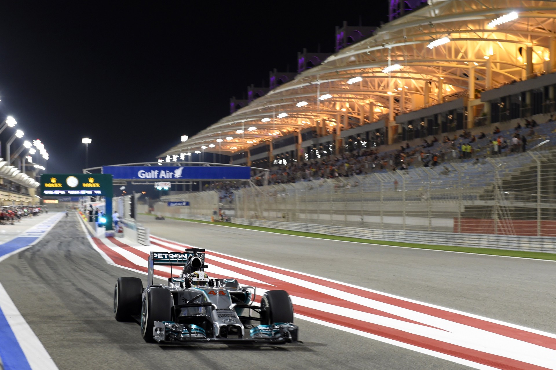 GP Μπαχρέιν: Άρχοντας στην έρημο ο Hamilton