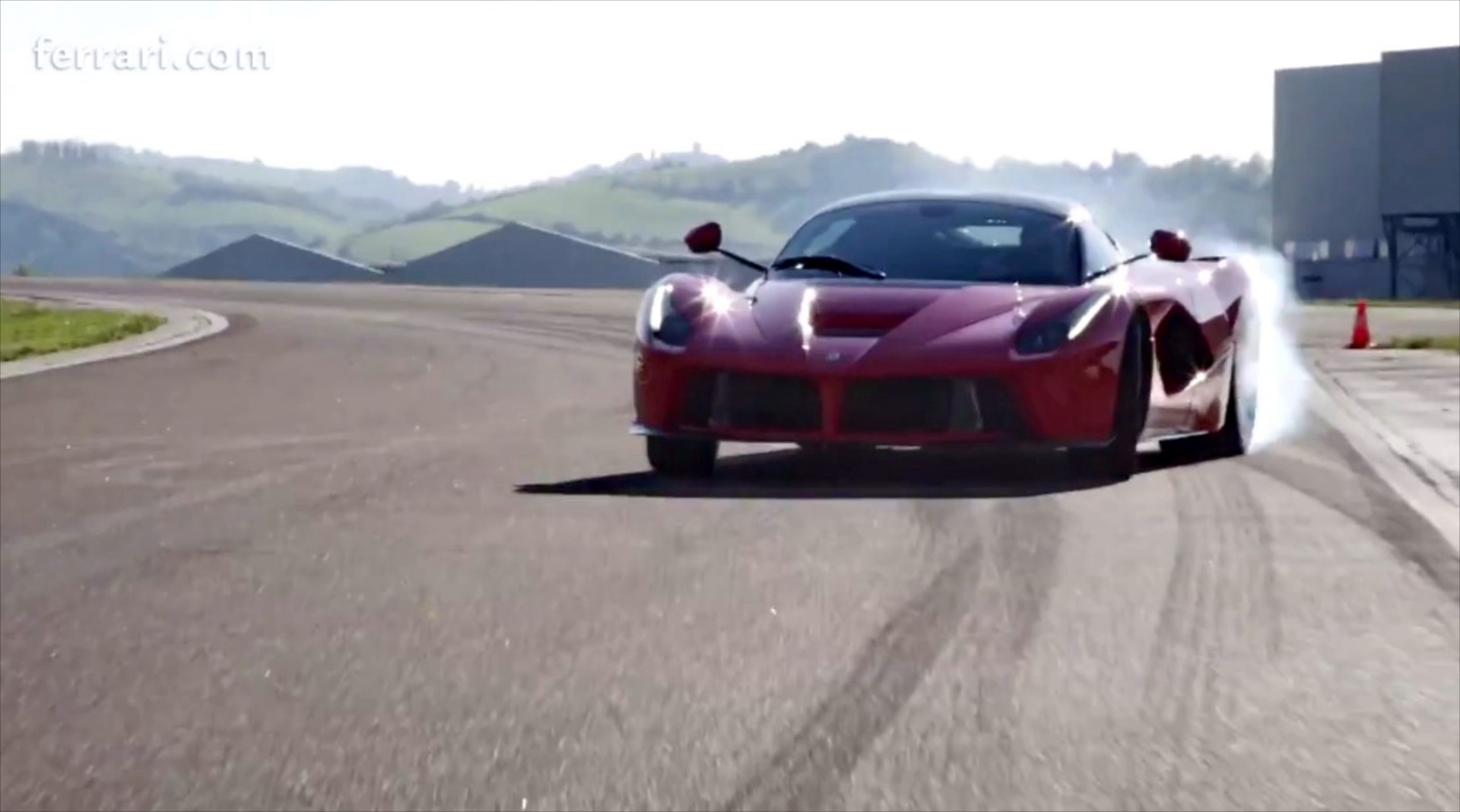 VIDEO: Έτσι πρέπει να οδηγείται η LaFerrari