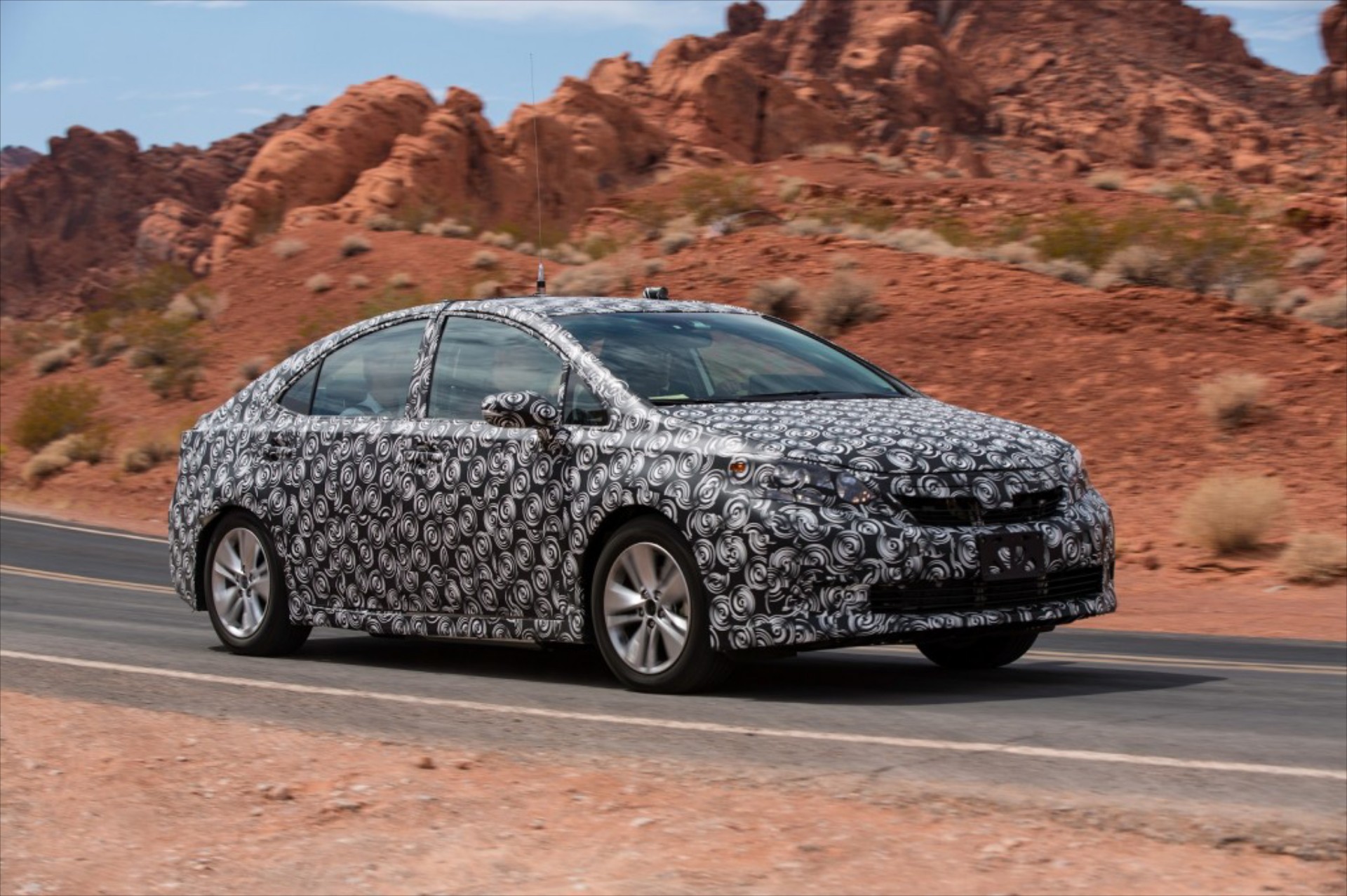 Μοντέλο με κυψέλες καυσίμου από την Toyota