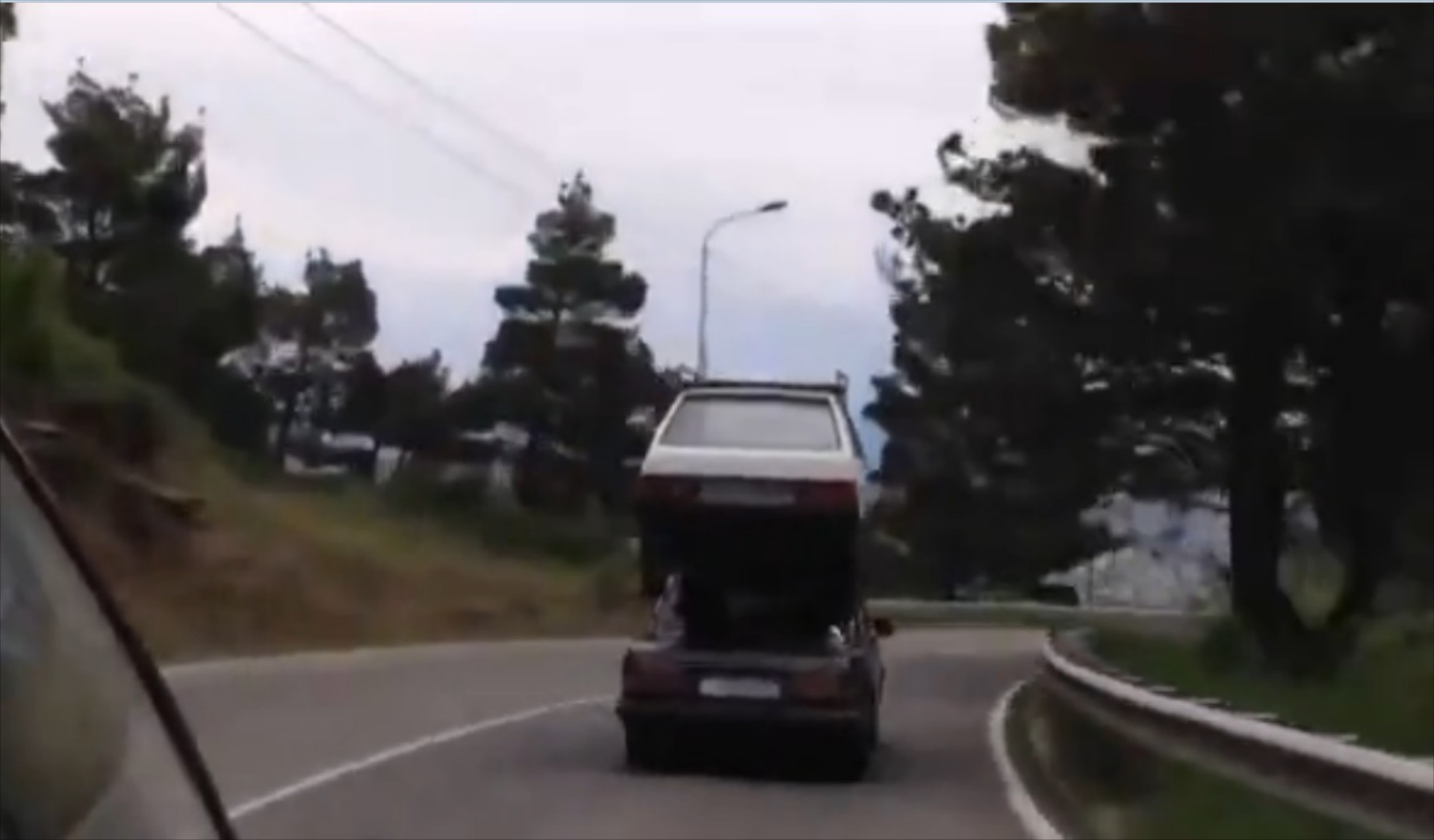Απίστευτη μεταφορά αυτοκινήτου στη Ρωσία