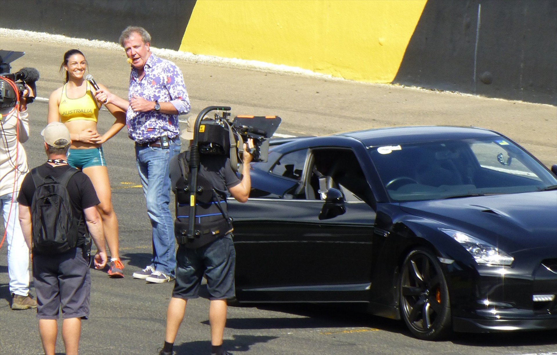 VIDEO: Nissan GTR vs M. Zenneke: Σημειώσατε… ότι θέλετε