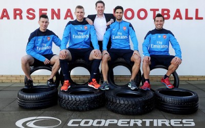 VIDEO: Τα αστέρια της Arsenal προπονούνται με Cooper