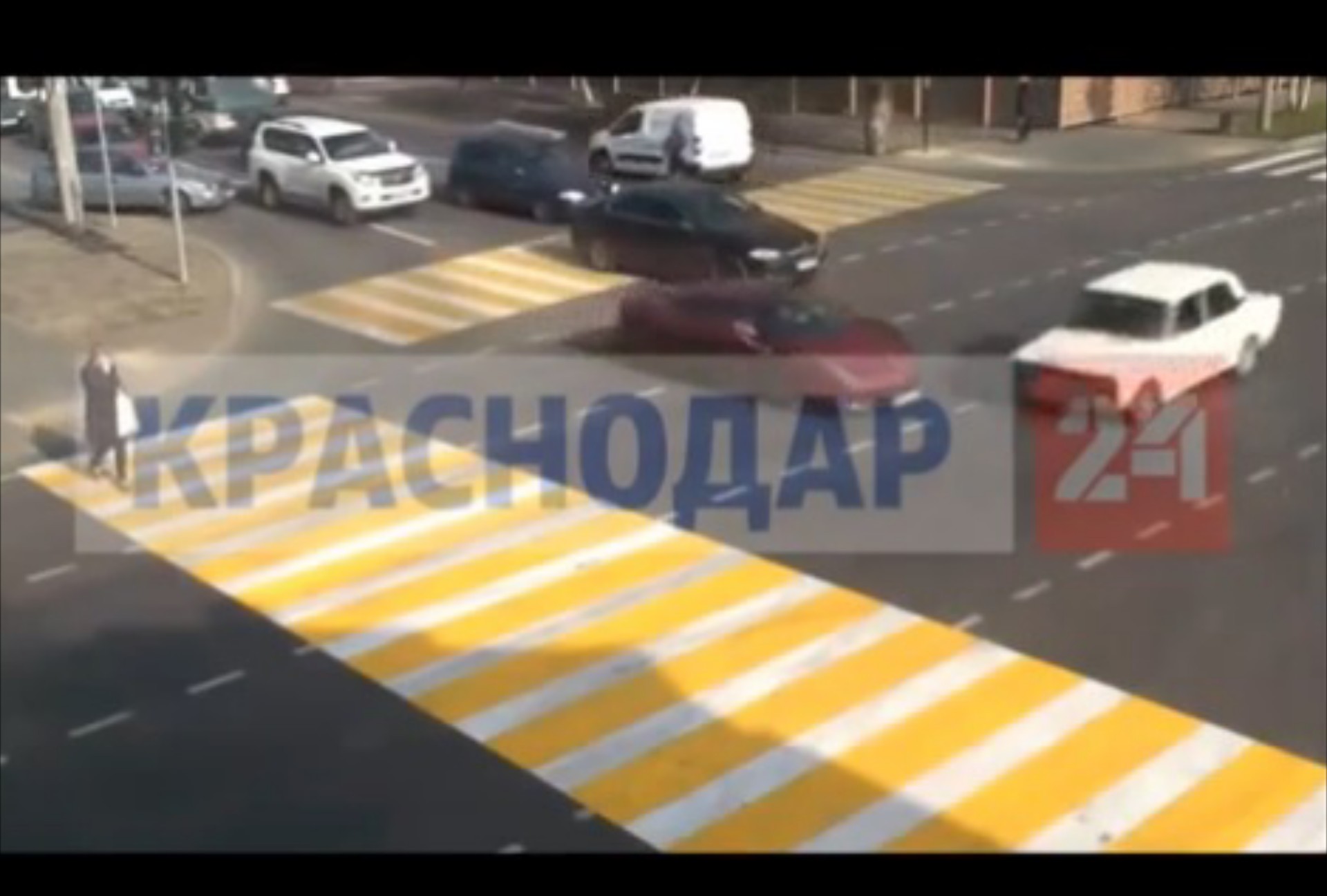 Video: Ferrari συγκρούεται με Lada