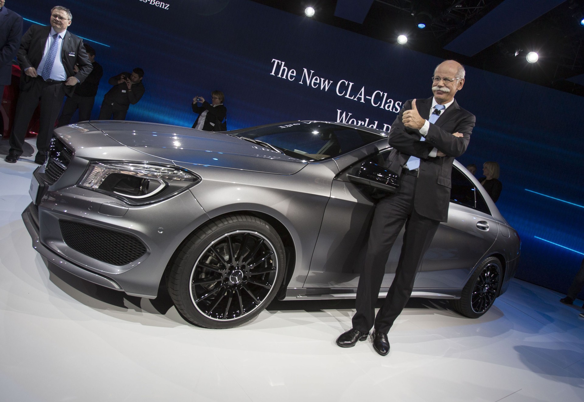 Mercedes-Benz: Ιστορικό ρεκόρ πωλήσεων το 2014