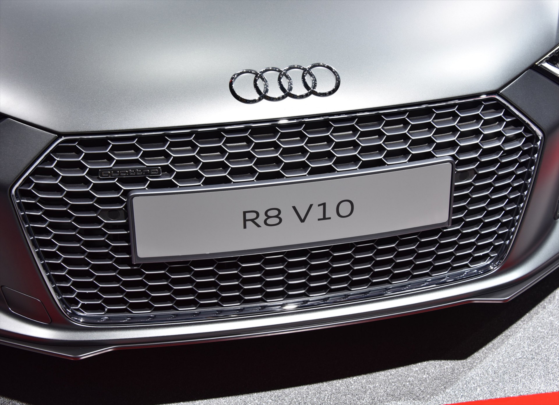 Γιατί δεν υπάρχει V8 μοτέρ στο νέο Audi R8;