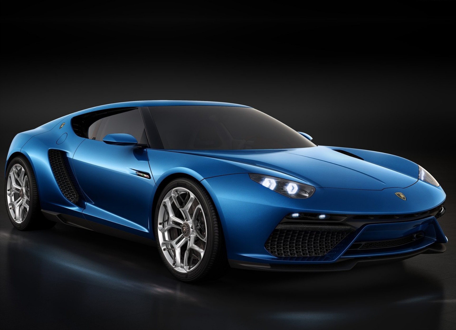Όχι λέει στα υβριδικά η Lamborghini