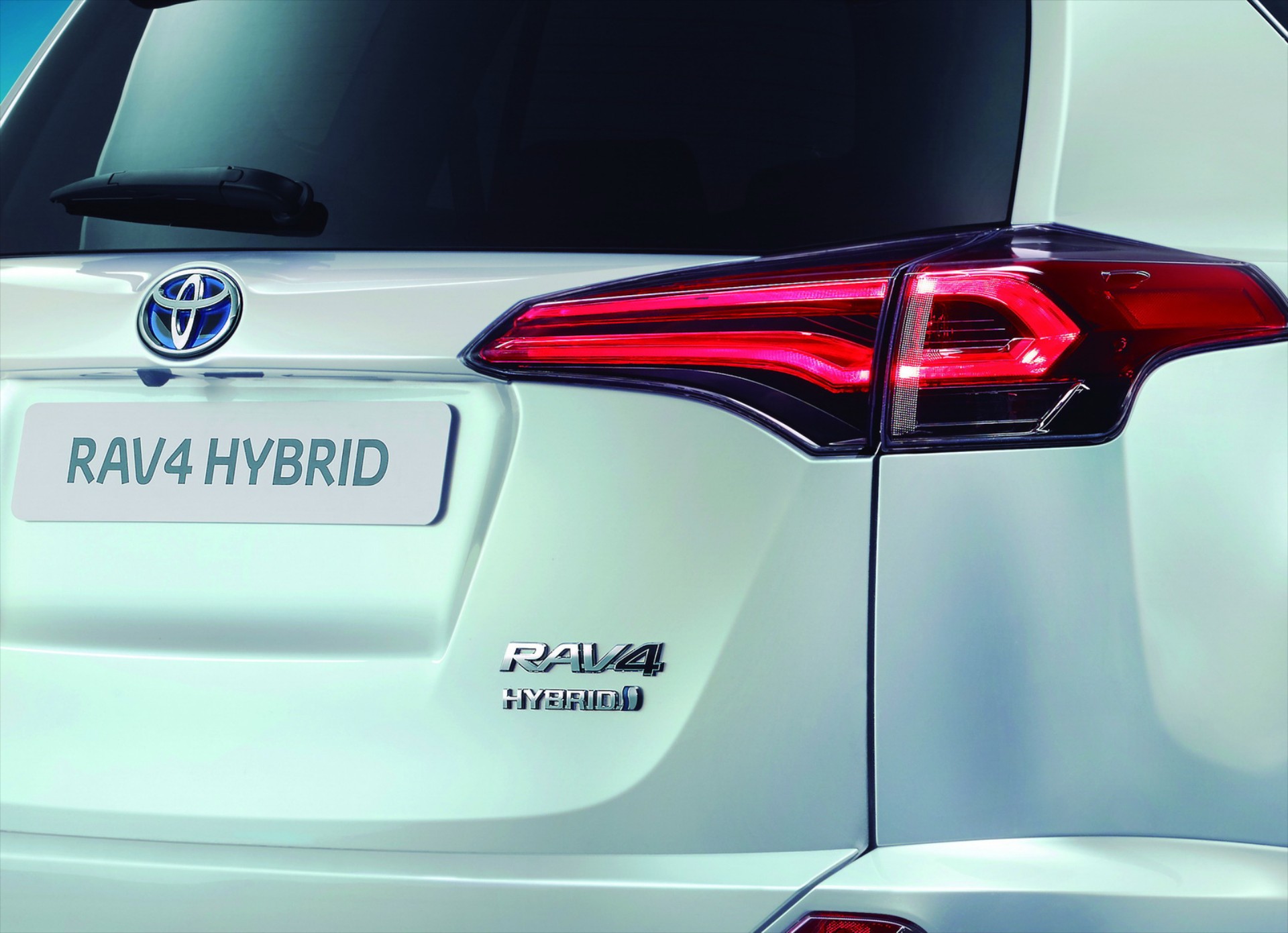 Έρχεται υβριδικό Toyota RAV4