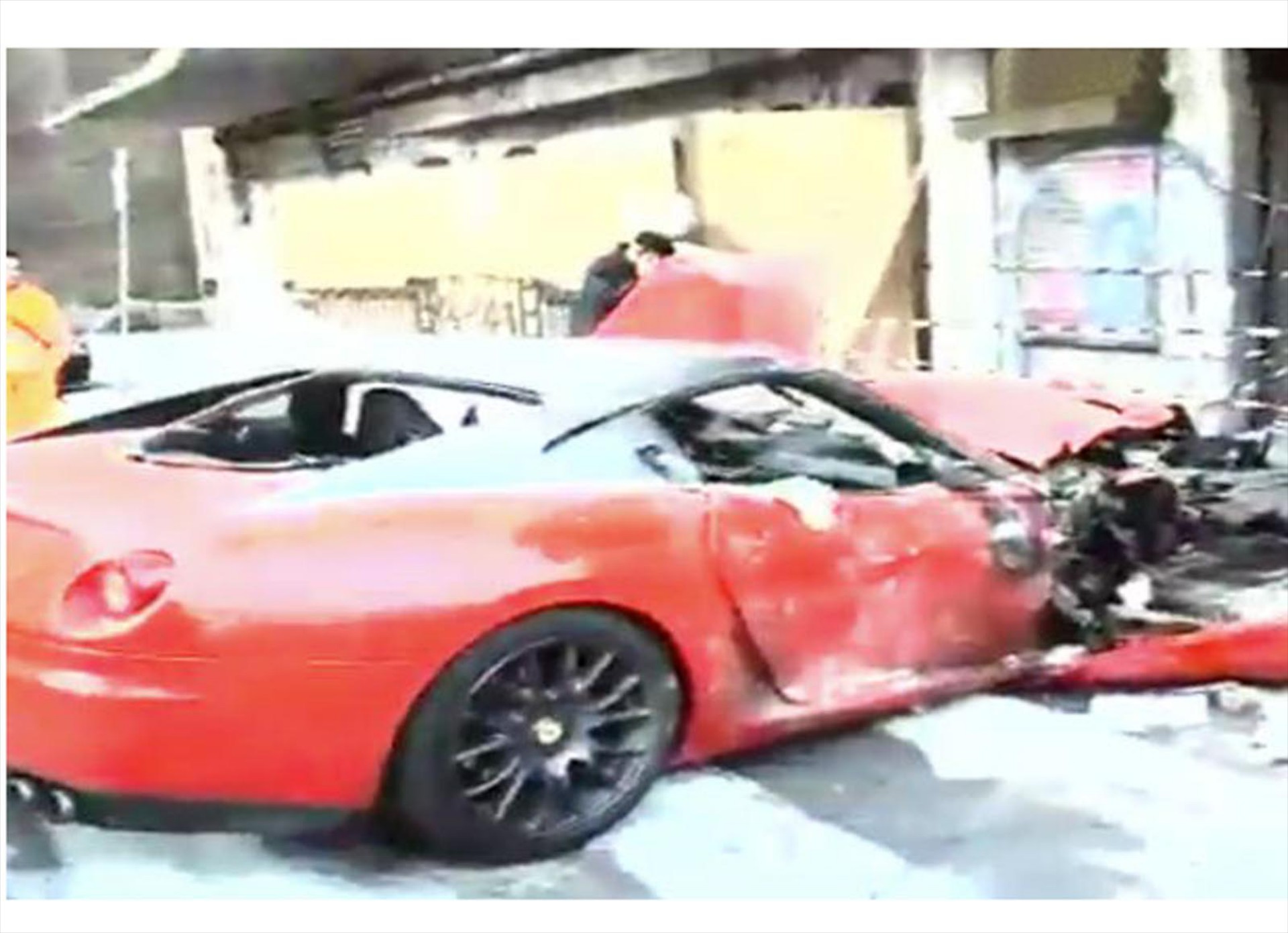 Παρκαδόρος καταστρέφει Ferrari αξίας 410.000 €