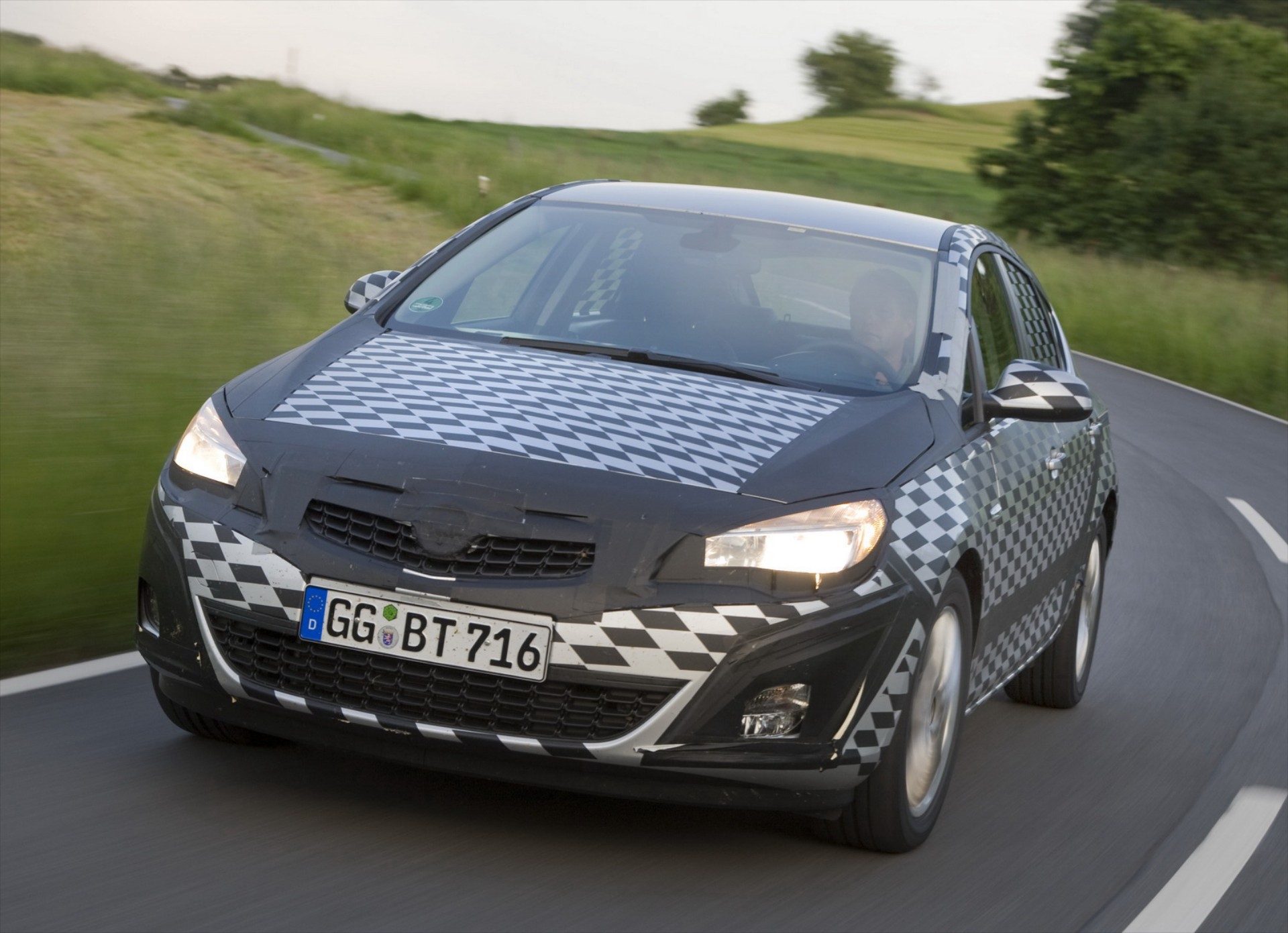 Πλησιάζει το νέο Opel Astra