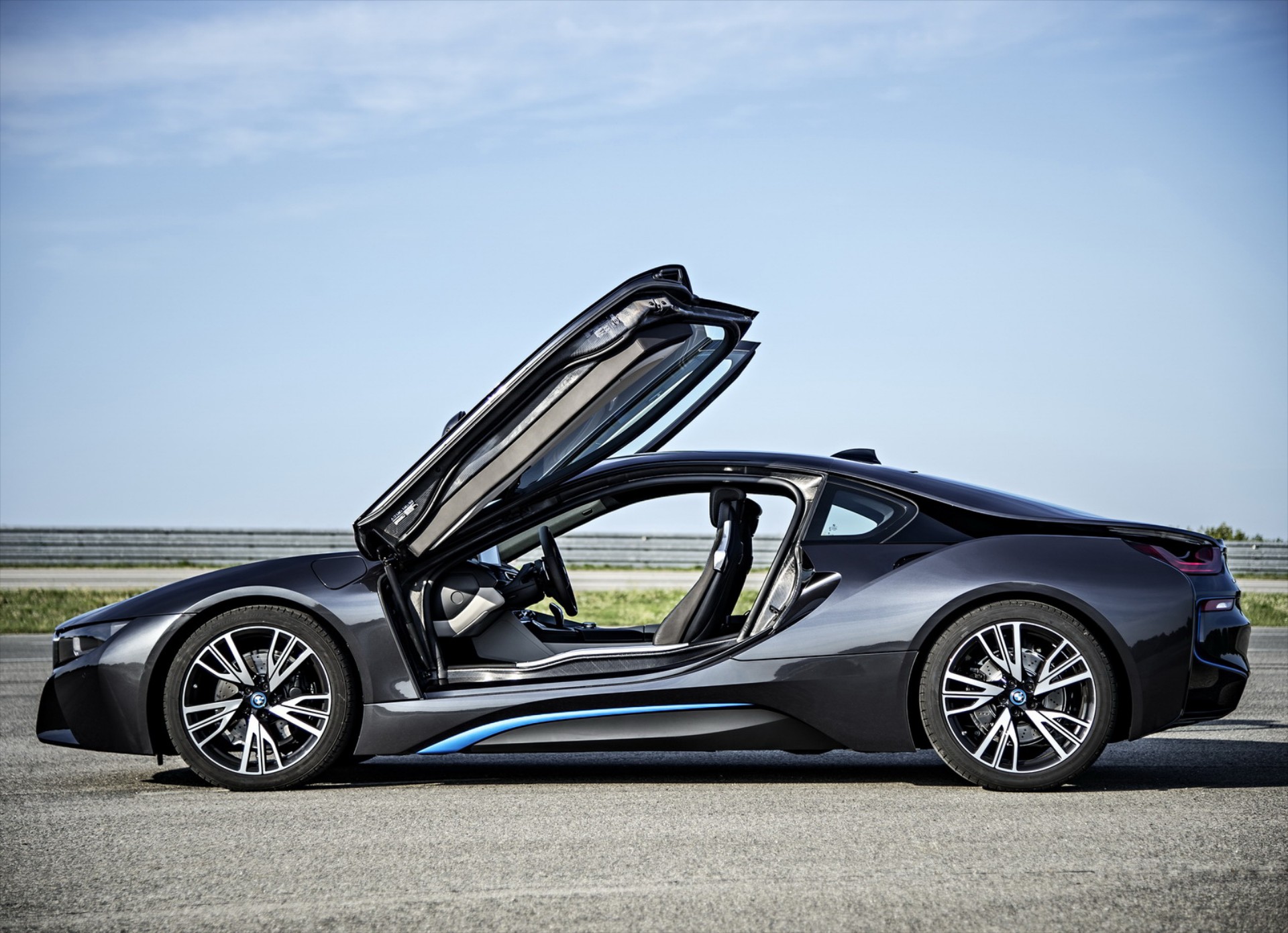 Η BMW ετοιμάζει μοντέλο που καίει 0,4 lt/100 km