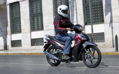 Νέο παπί Honda Supra-X 125 Helmin