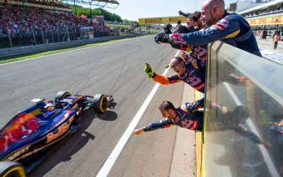Πάει να πάρει το … δίπλωμα οδήγησης ο Verstappen