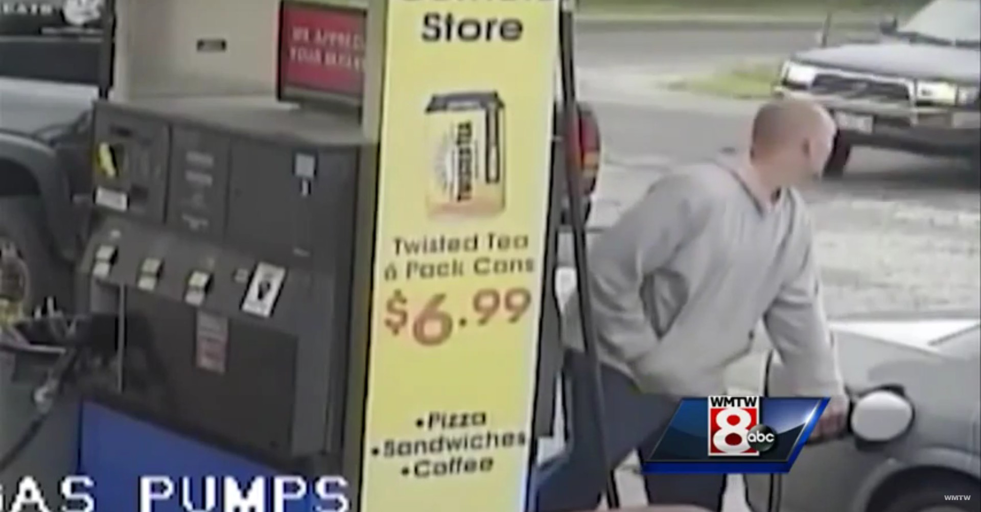 Video: Τυχερός οδηγός στο βενζινάδικο

