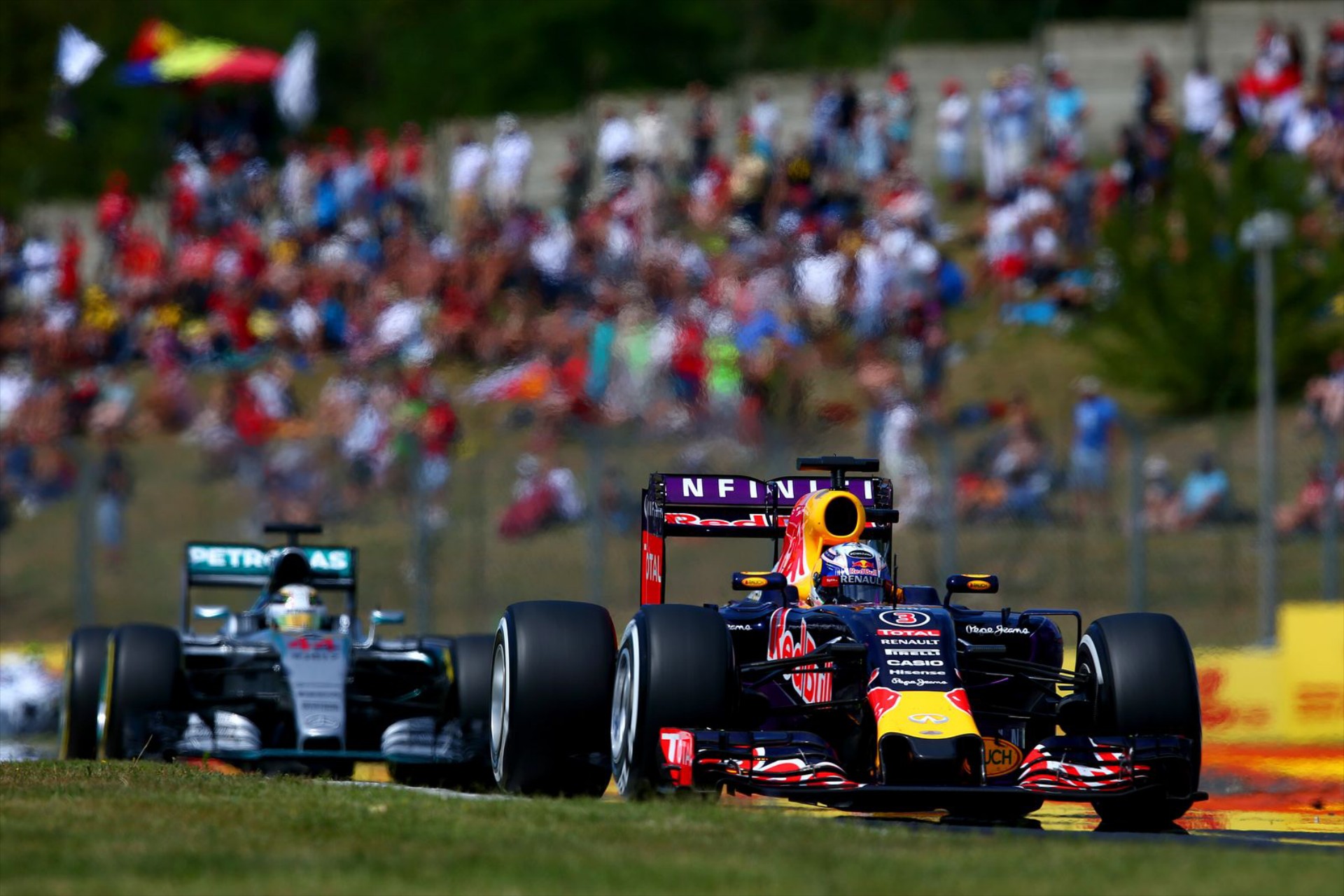 Άναψε «πράσινο» η Mercedes για την Red Bull