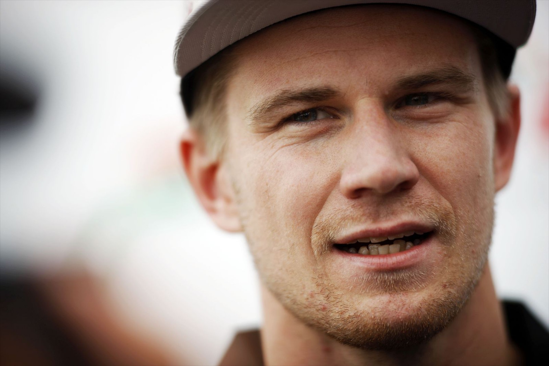 Ο Hulkenberg παραμένει στην Force India