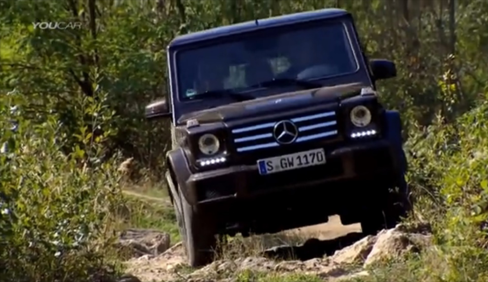 Video: Το G-Wagen σε δράση εκτός ασφάλτου

