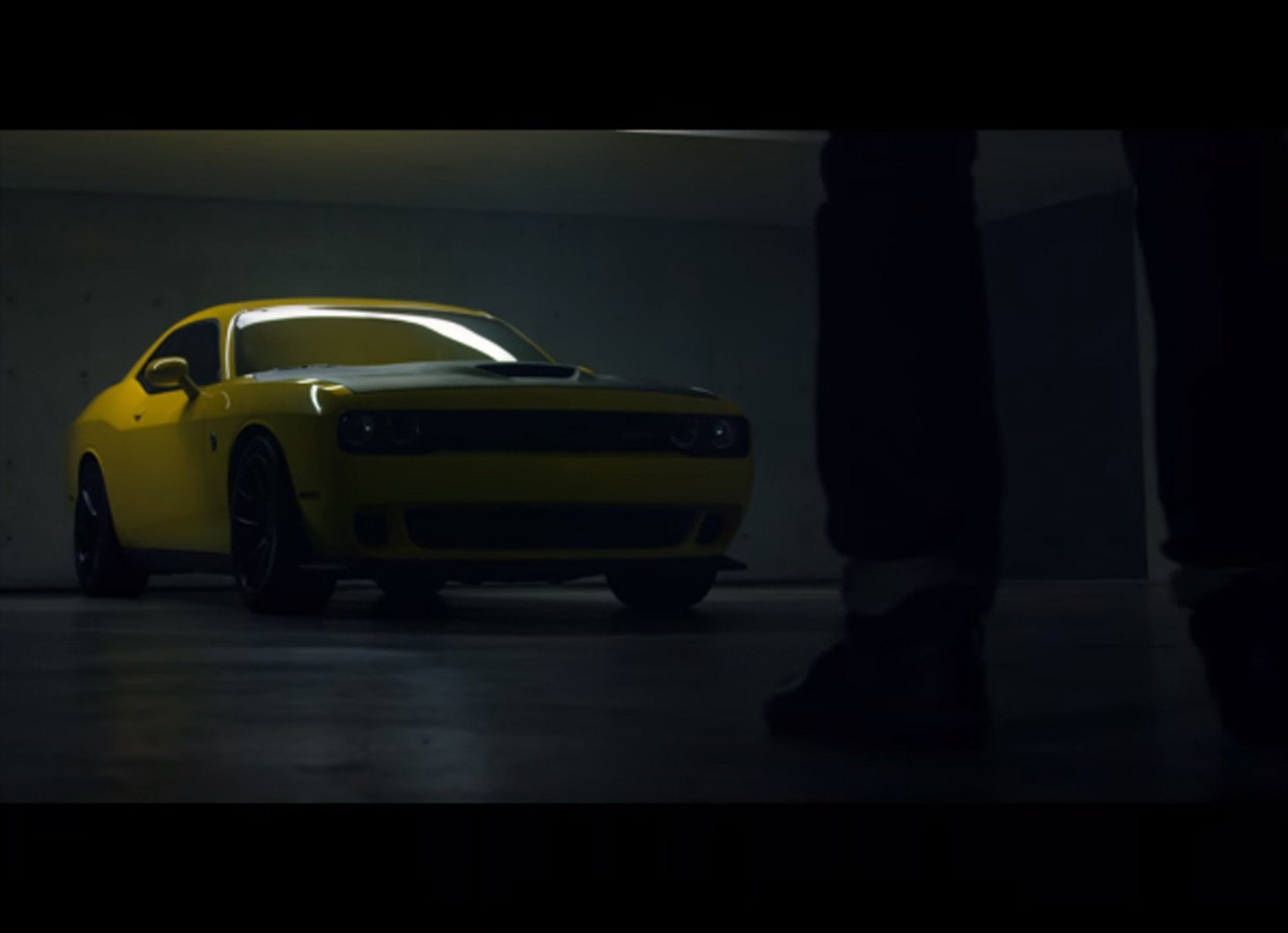 Ξανακλέβει την παράσταση το Dodge Challenger (VIDEO)