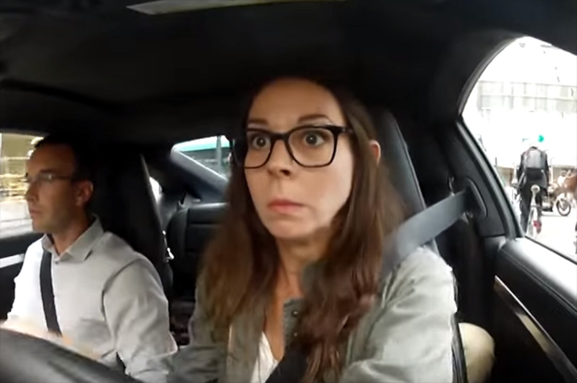 Ξαφνικά πρέπει να εξεταστείς με… Porsche 911 (VIDEO)