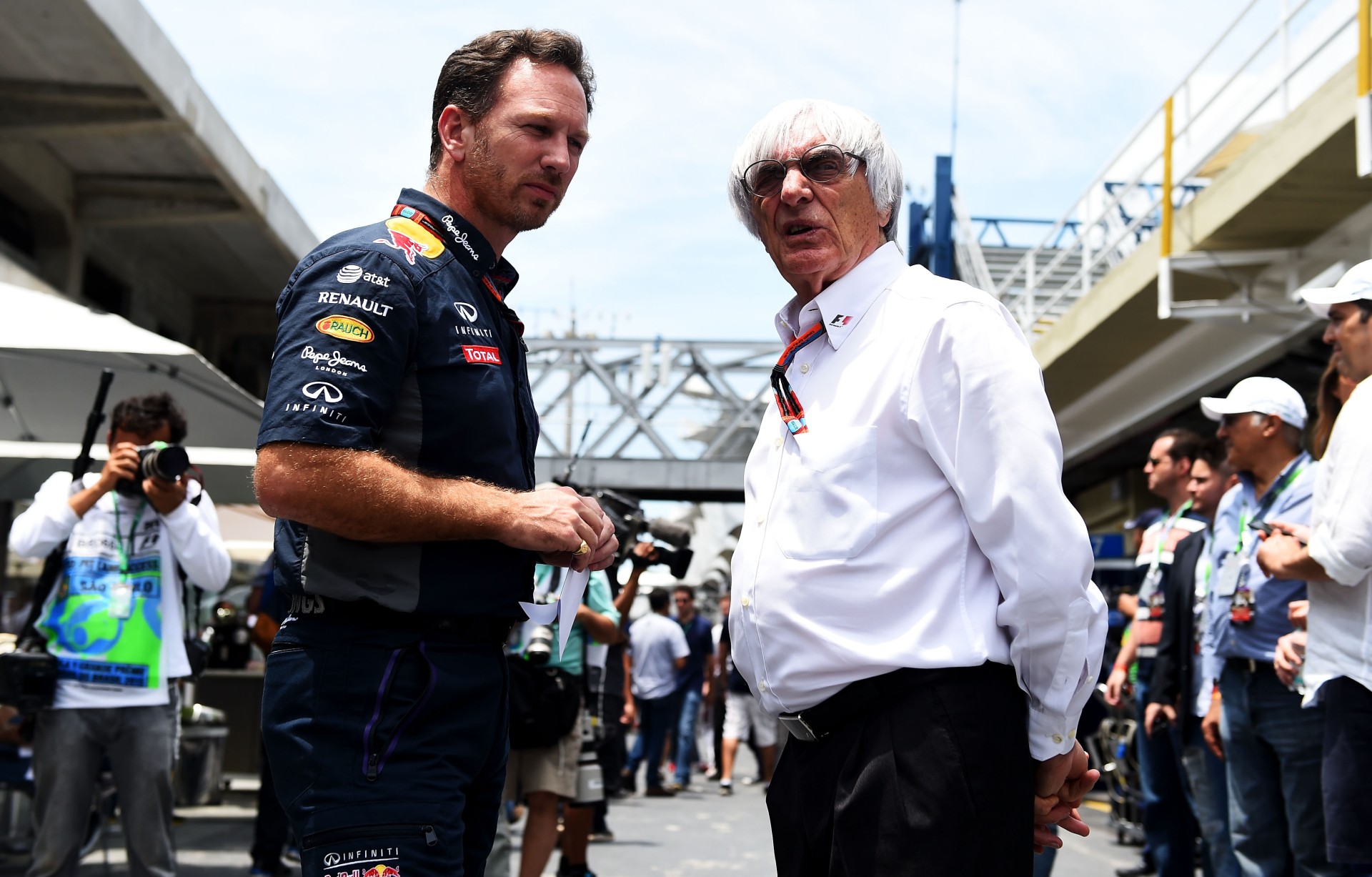 Το θέατρο του παραλόγου στην Red Bull Racing