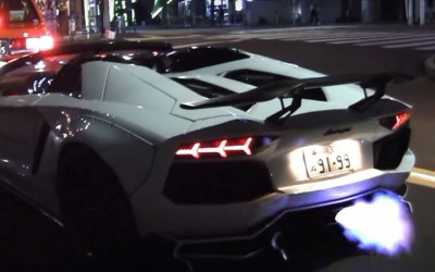 Μια Lamborghini Aventador… φλογοβόλο (video)