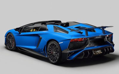 Aventador: Πολύ δυνατή για να γίνει πισωκίνητη