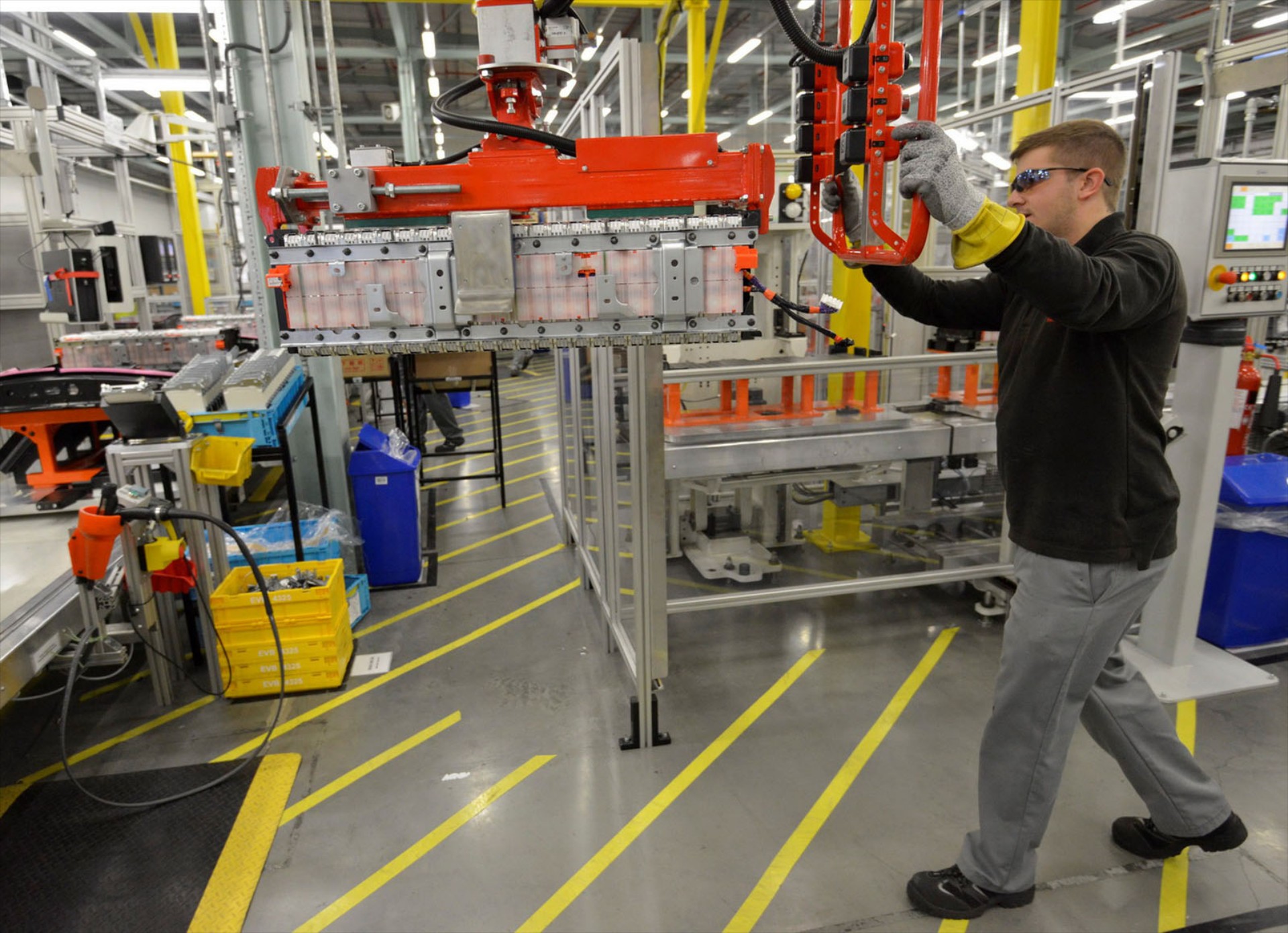 Η Nissan επενδύει στις μπαταρίες