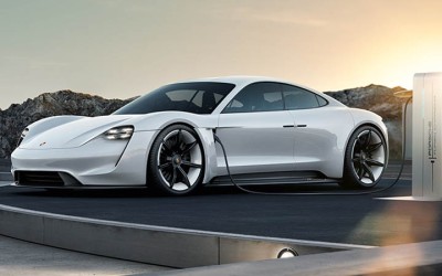 Porsche: Όχι στα αυτόνομα, ναι στα υβριδικά