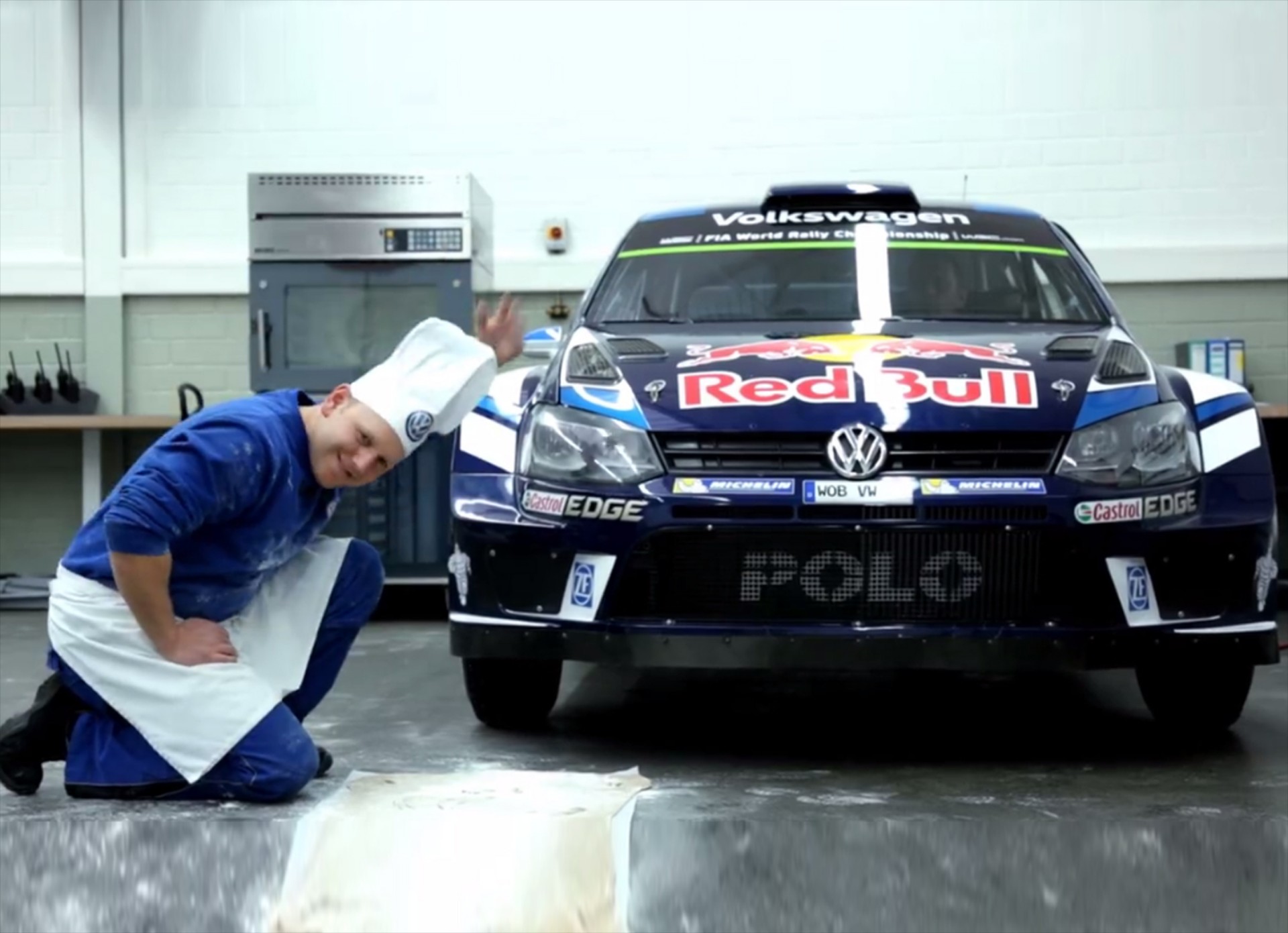 Τι ψήνεται στη Volkswagen; (Video)