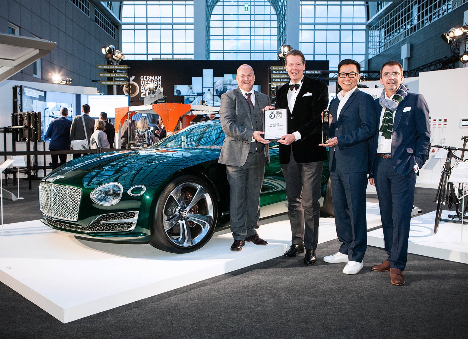Διακρίνεται ξανά η Bentley EXP 10 Speed