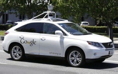 Tο Google Car τρακάρει με λεωφορείο