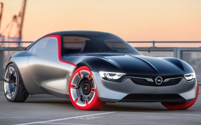 Γιατί έχει κόκκινα ελαστικά το Opel GT;