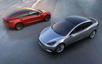 Η LG μπαίνει στο Tesla Model 3