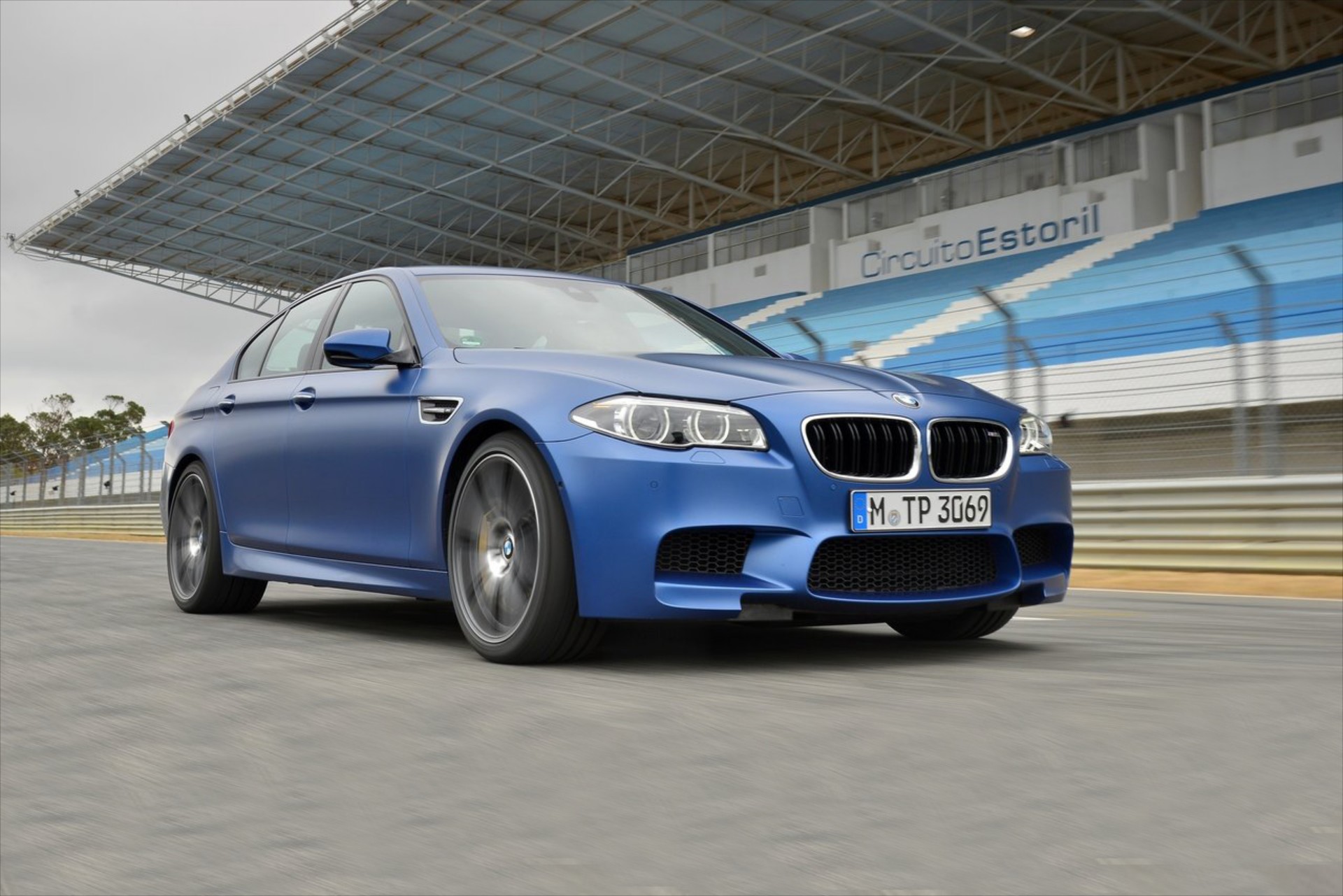 Τέλος το χειροκίνητο για τις BMW M5 & M6