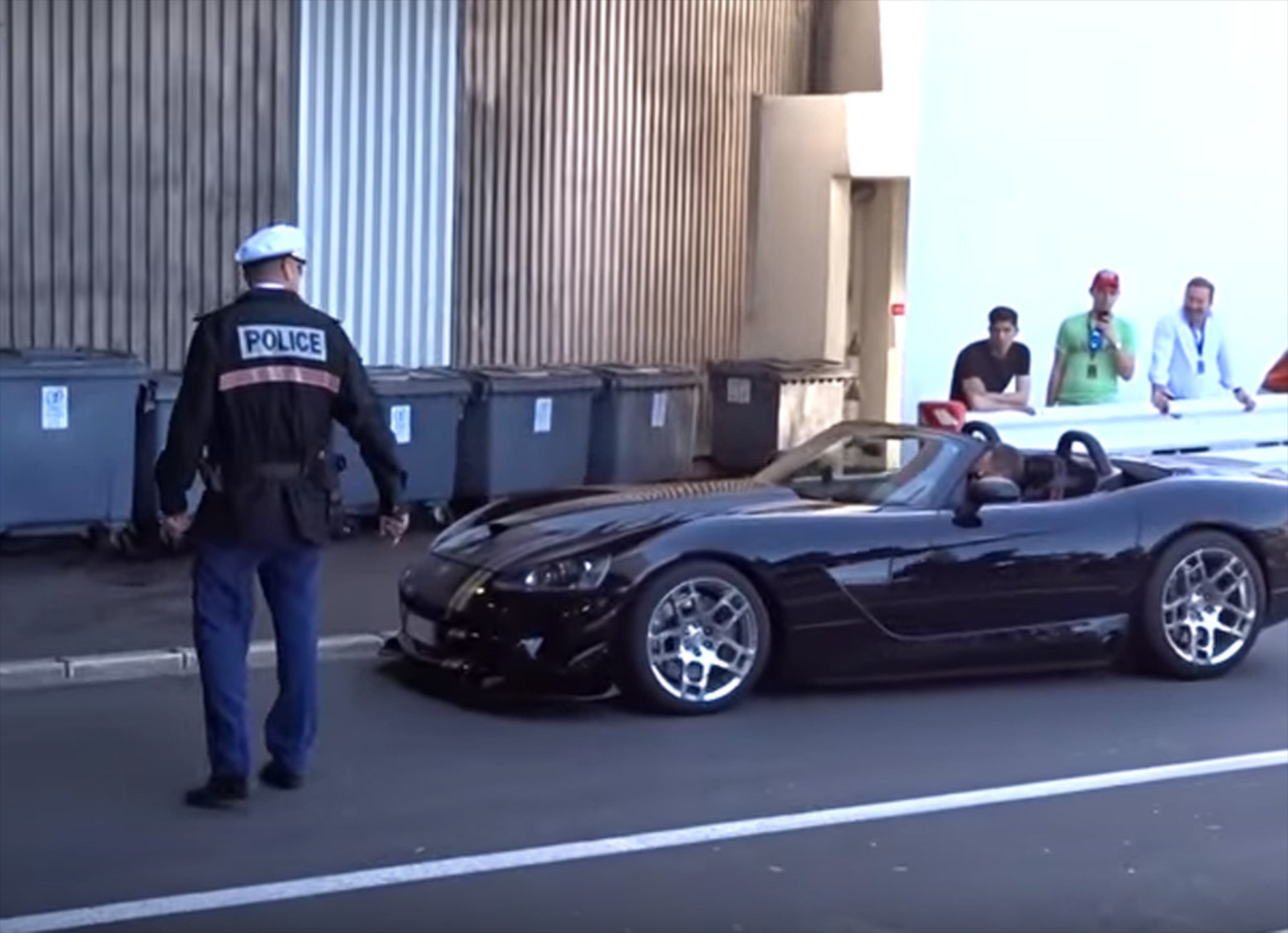 Δεν αρέσουν στην Αστυνομία τα... supercars (video)