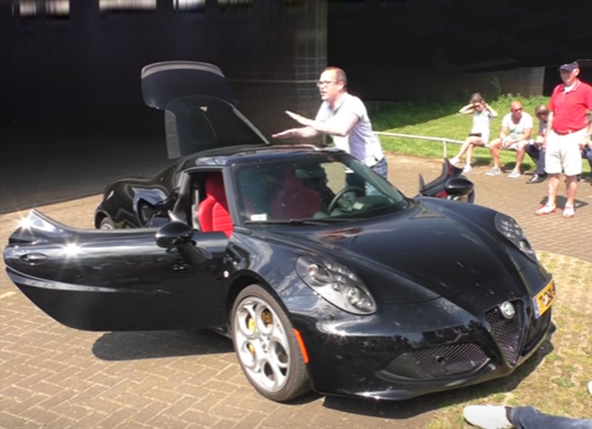 Alfa Romeo 4C που έγινε… ταμπούρλο (video)