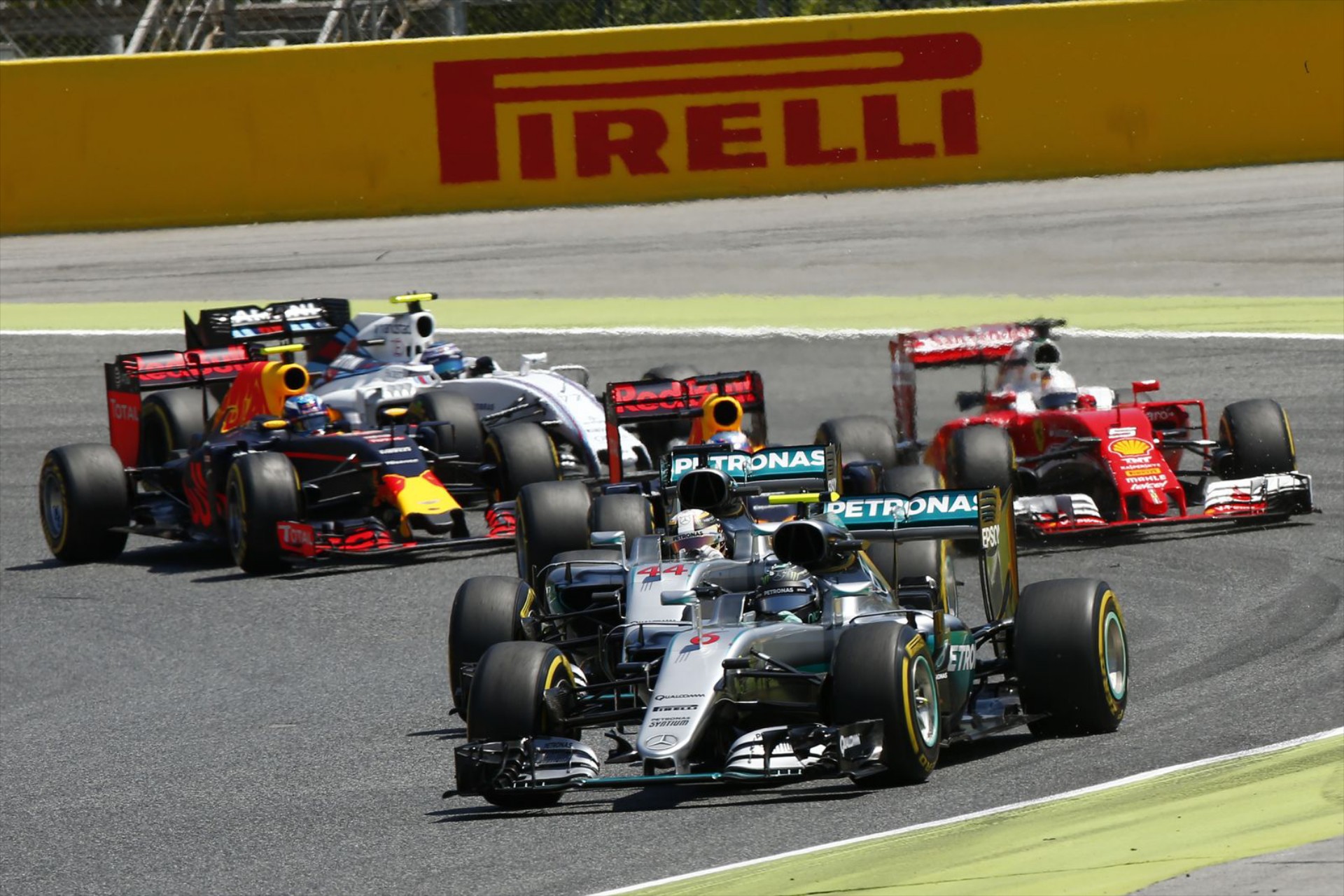 F1: Ποιος έφταιξε στο ατύχημα Rosberg/Hamilton