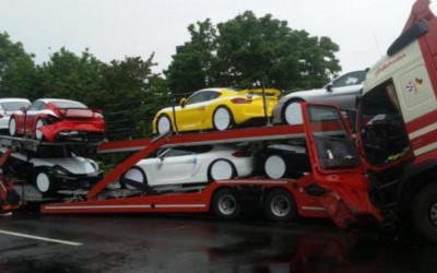 7 καινούργιες Porsche Cayman GT4 καταστράφηκαν… ταυτόχρονα!