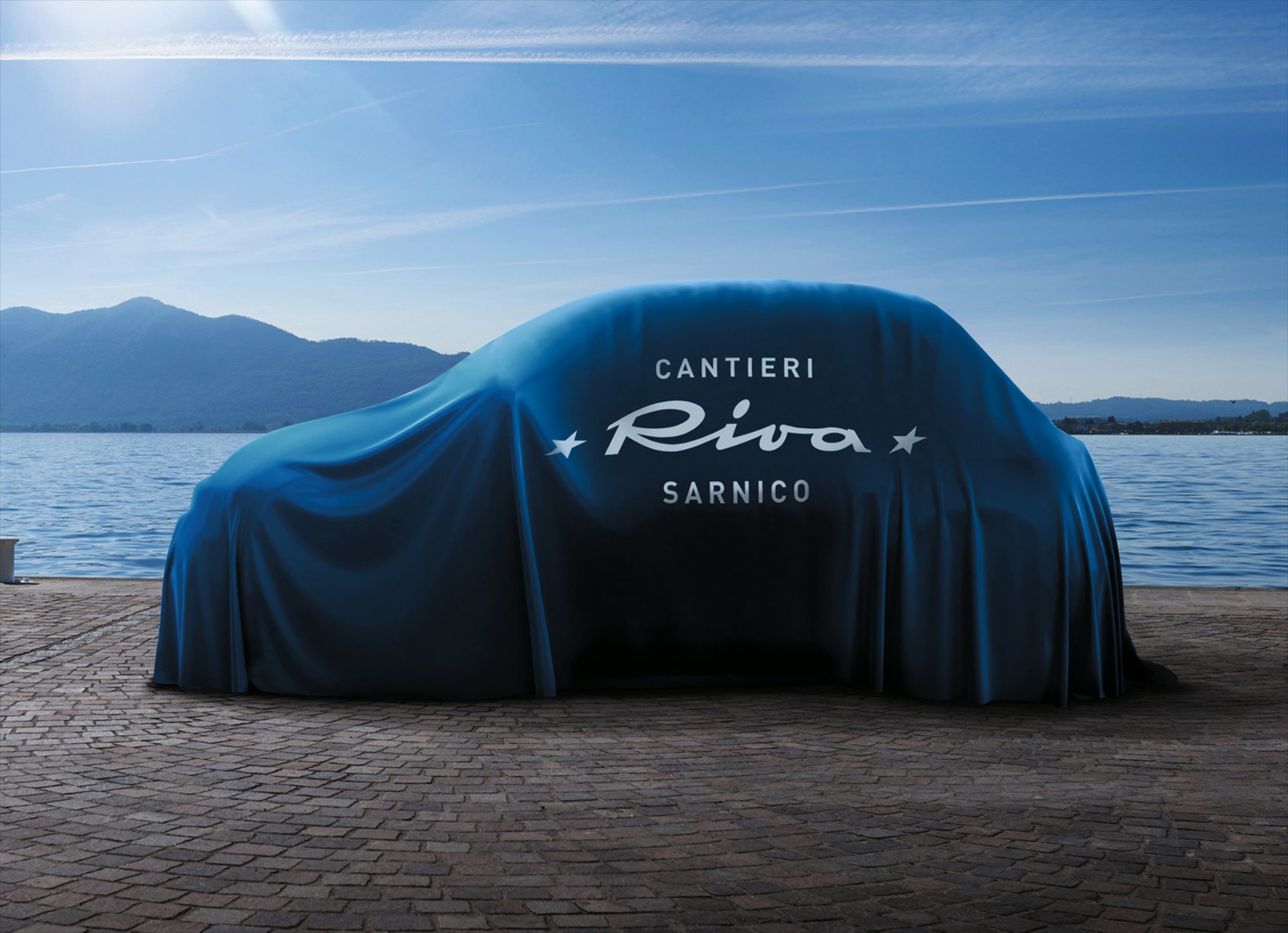 Ένα καλοκαιρινό Fiat 500 Riva