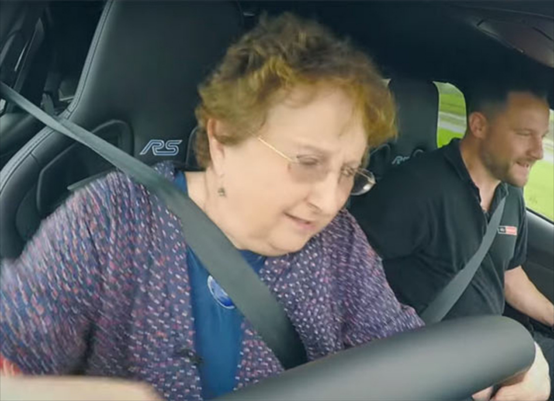 Και η μαμά σου κάνει drift με το Focus RS (video)