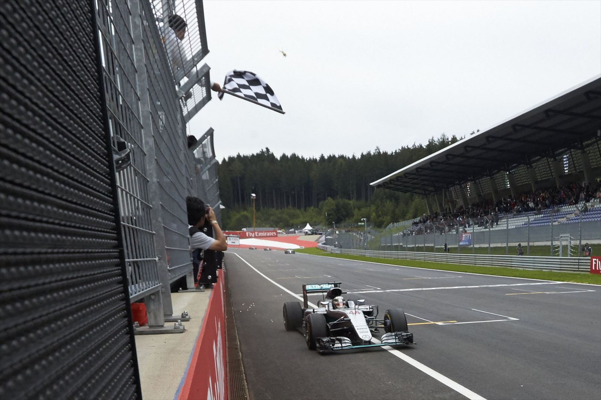 F1: Από λάθος στην στρατηγική φτάσαμε στο συμβάν Hamilton-Rosberg;