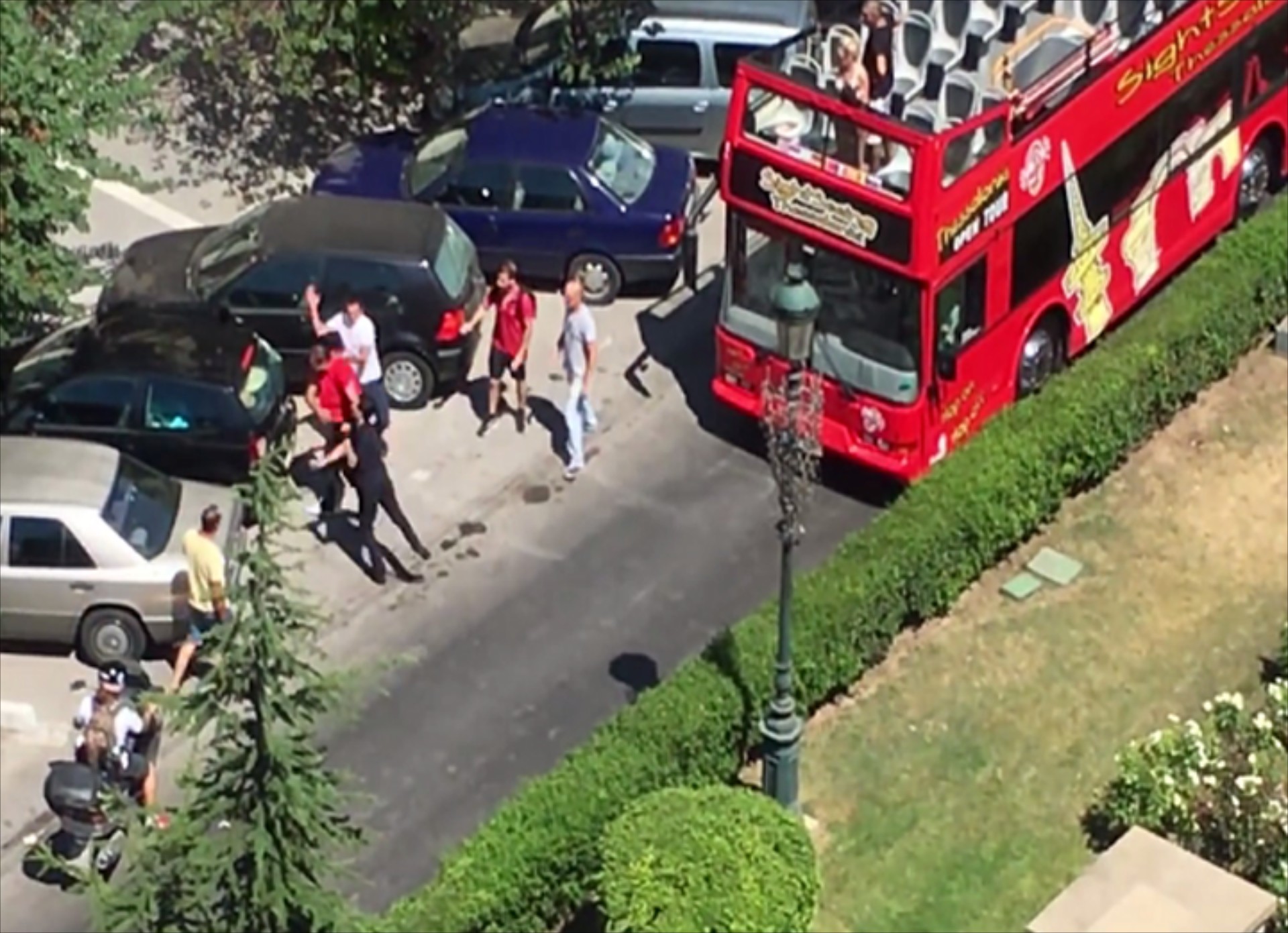 Επίθεση σε οδηγό λεωφορείου στη Θεσσαλονίκη (video)