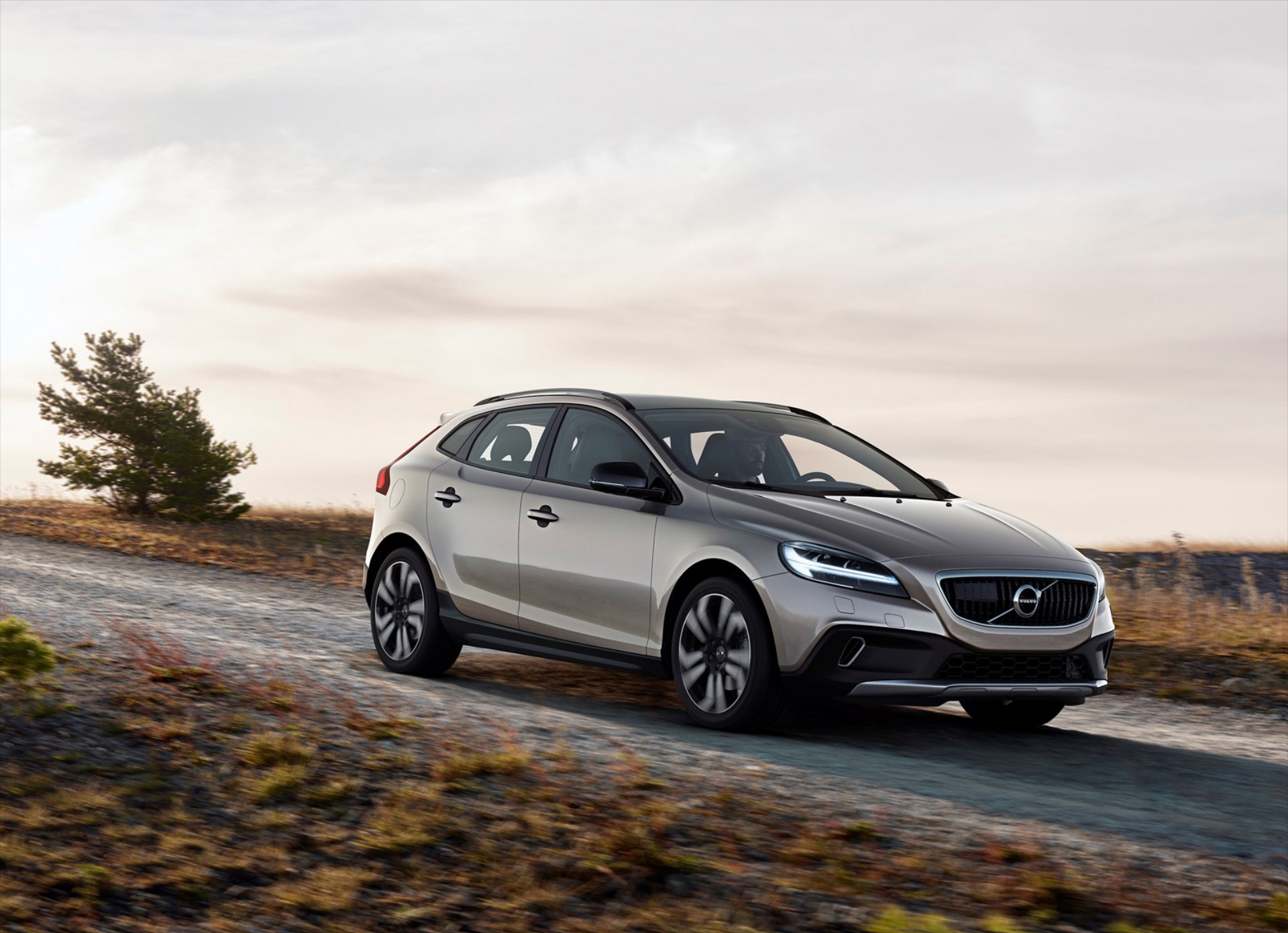 Νέα πλούσια έκδοση Volvo V40 Cross Country T3
