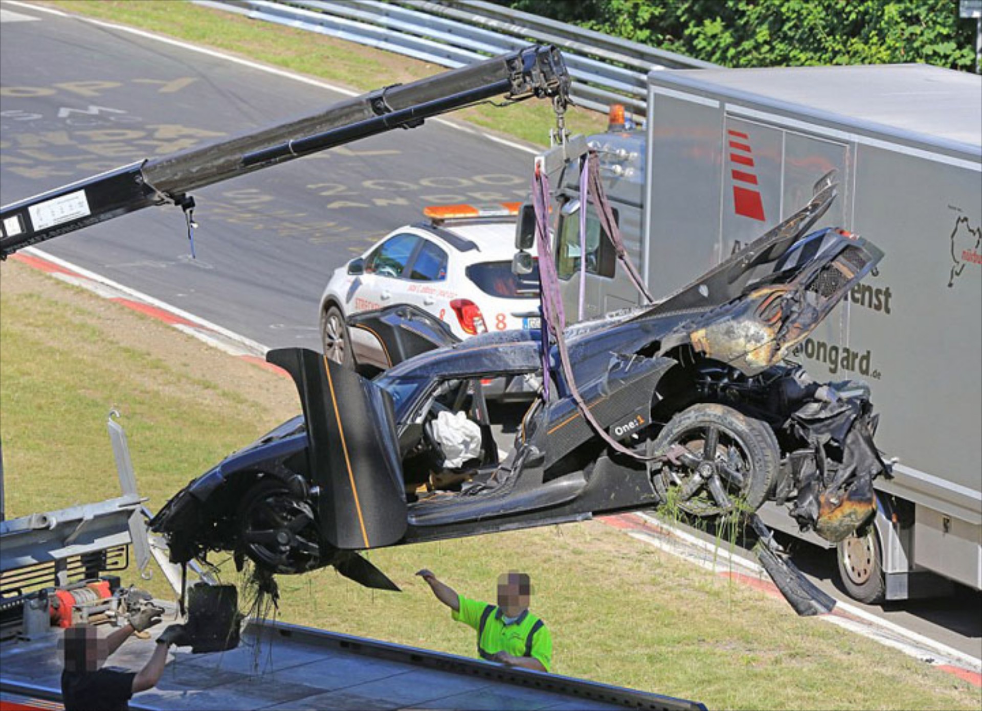 Το ABS έστειλε το Koenigsegg στον τοίχο του ring