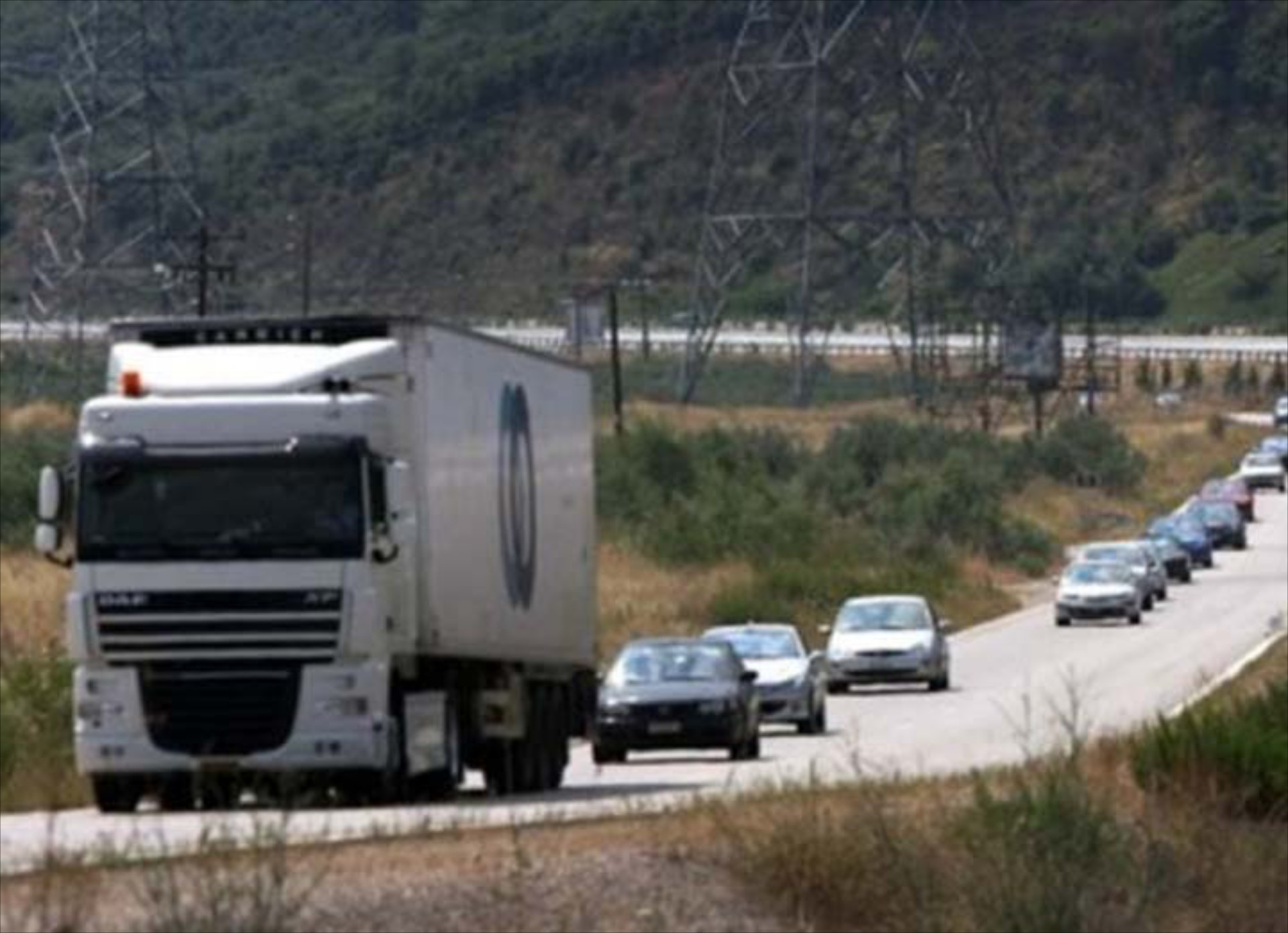 Πρόστιμα για φορτηγά σε παράδρομους χωρίς άδεια