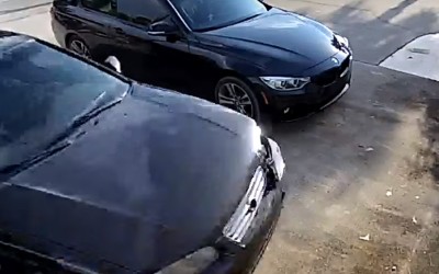 Το’ χάσε και… μπήκε μέσα στο γκαράζ (video)