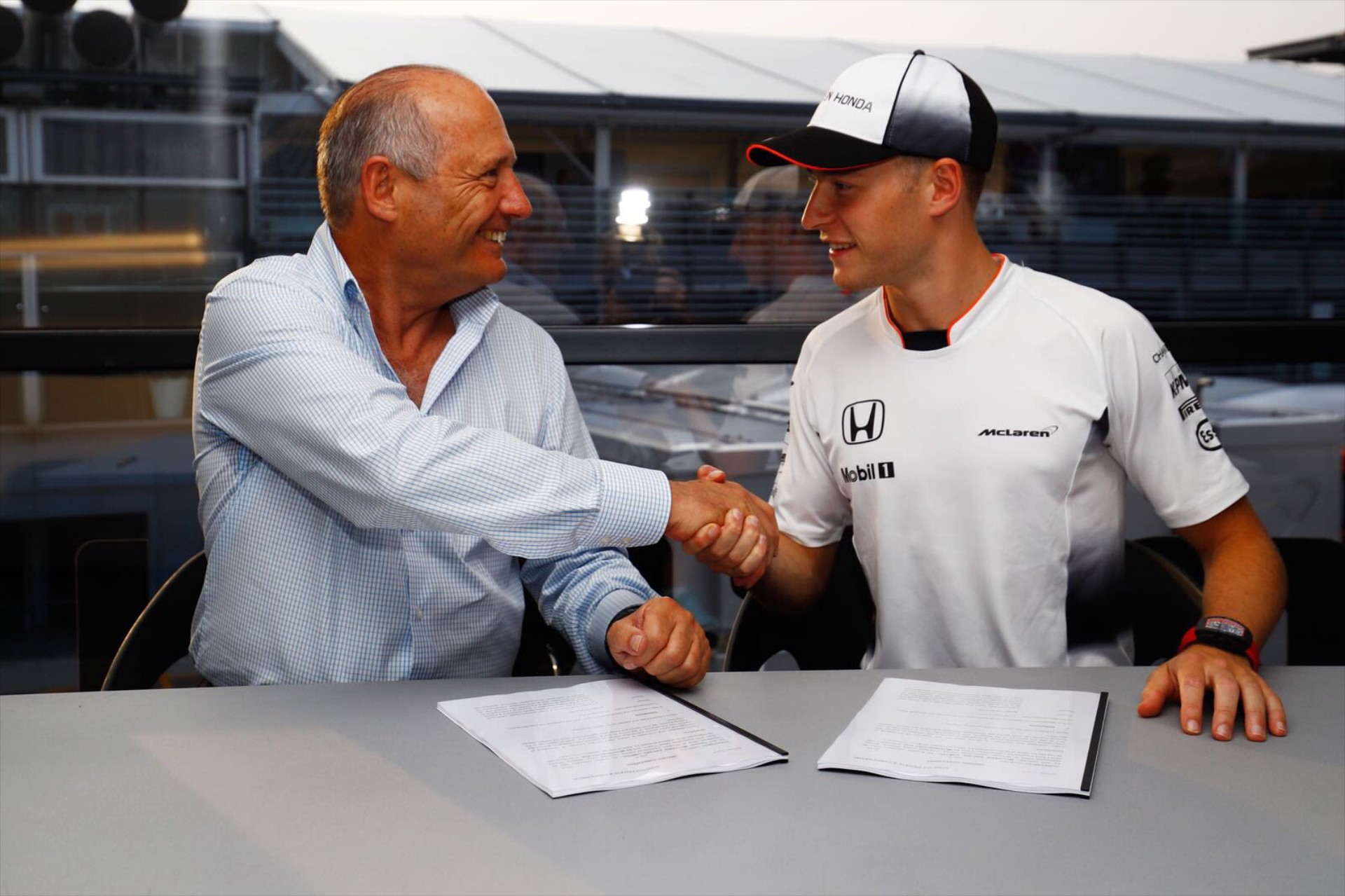 F1: Δεν τρέχει το 2017 ο Button. Στη θέση του ο Vandoorne